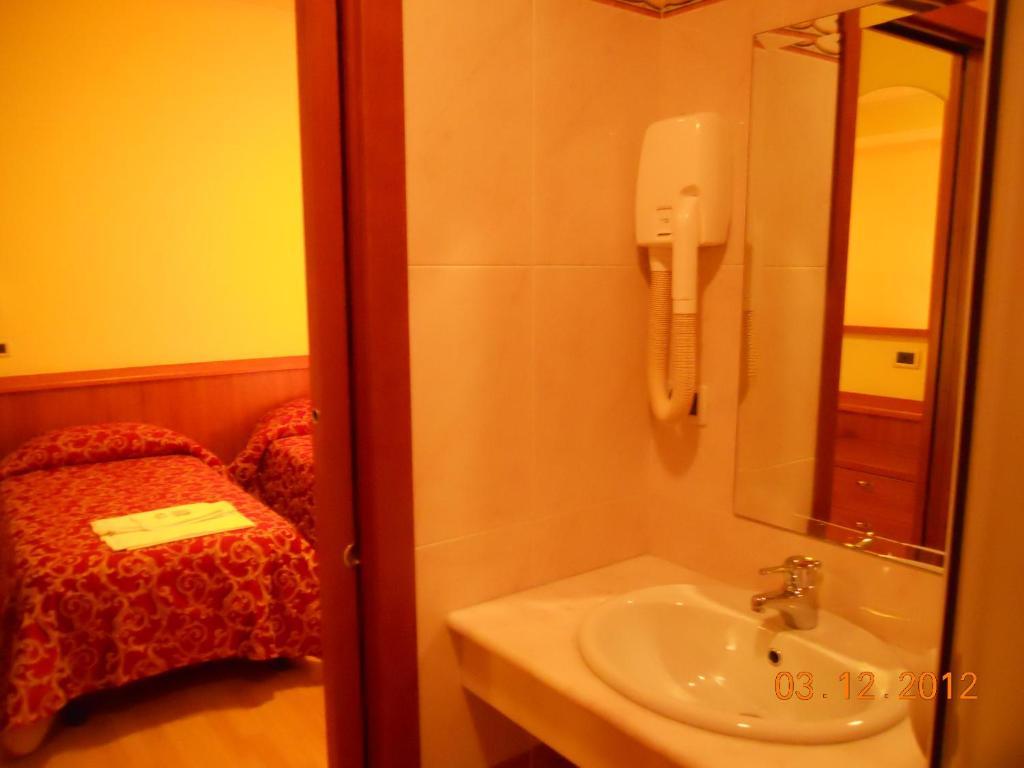 Hotel Val Di Sangro Perano Bilik gambar
